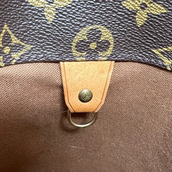 LOUIS VUITTON Monogram Canvas Sac
Shopping Tote - Picture 11 of 16